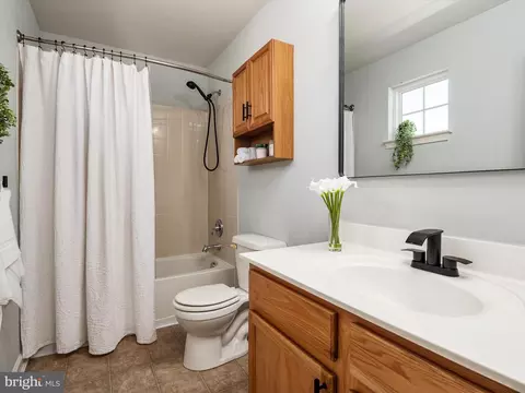 Bath - 1608 Coolidge Ave, Severn, MD 21144 photo 2 of 3
