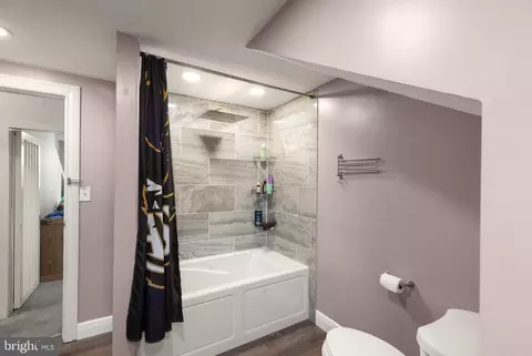 Bath - 7640 Lake Dr, Pasadena, MD 21122 photo 3 of 3