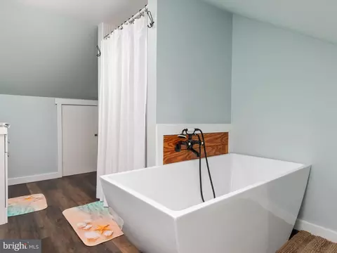 Bath - 9 Lexington Rd, Harmans, MD 21077 photo 4 of 5