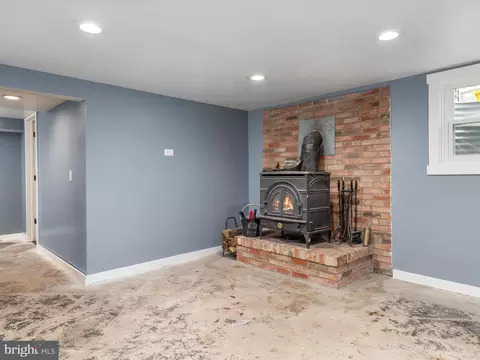 Living - 9 Lexington Rd, Harmans, MD 21077 photo 1 of 1