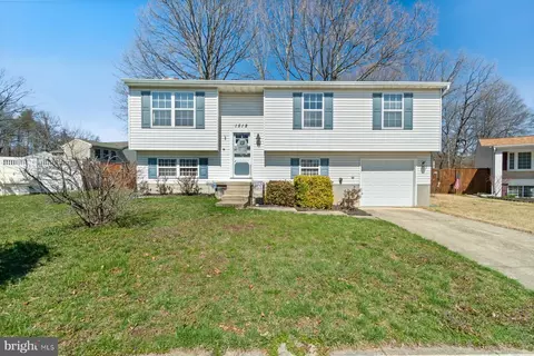 1512 Pullman Dr, Severn, MD 21144