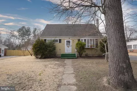28 Holly Rd, Severna Park, MD 21146