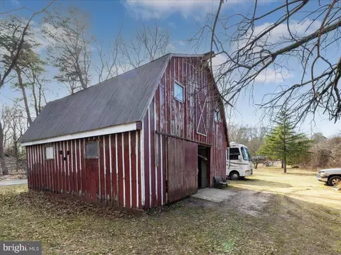 Exterior - 8121 Armiger Dr, Pasadena, MD 21122 photo 8 of 10