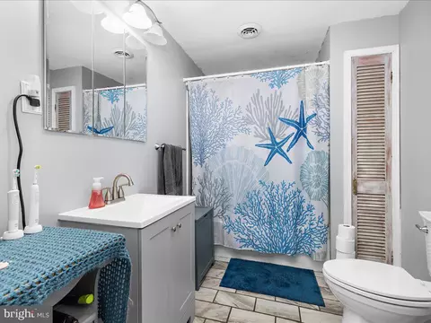 Bath - 8121 Armiger Dr, Pasadena, MD 21122 photo 1 of 2