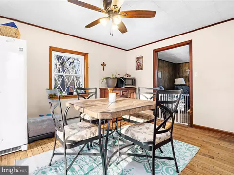 Dining - 8121 Armiger Dr, Pasadena, MD 21122 photo 3 of 3