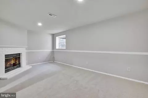 Living - 8051 Croydon Way, Pasadena, MD 21122 photo 5 of 5