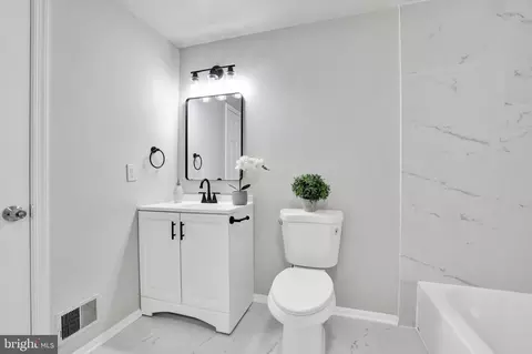 Bath - 8051 Croydon Way, Pasadena, MD 21122 photo 3 of 4