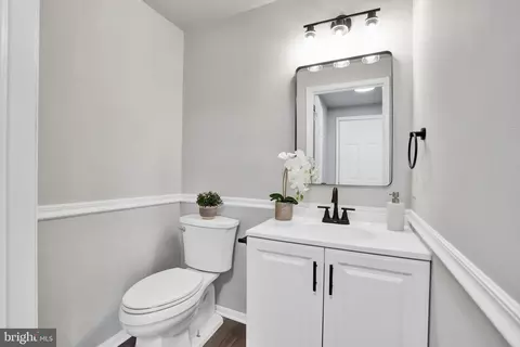 Bath - 8051 Croydon Way, Pasadena, MD 21122 photo 1 of 4