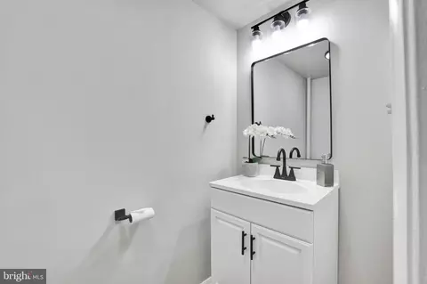 Bath - 8051 Croydon Way, Pasadena, MD 21122 photo 4 of 4