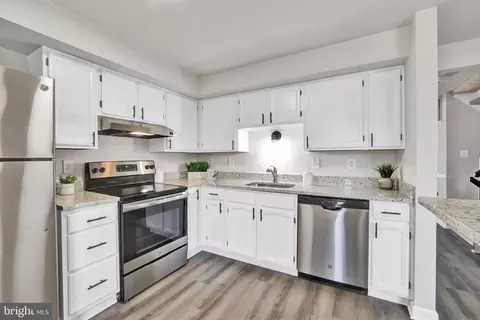 Kitchen - 8051 Croydon Way, Pasadena, MD 21122 photo 3 of 3