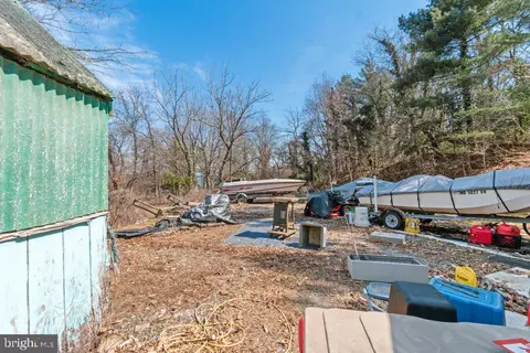 7033 Bembe Beach Rd, Annapolis, MD 21403 photo 5