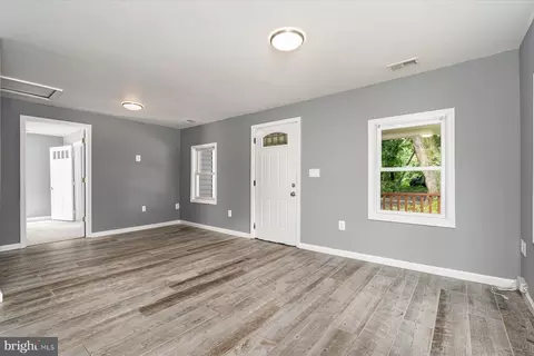 Living - 61 Ark Rd, Lothian, MD 20711 photo 3 of 6