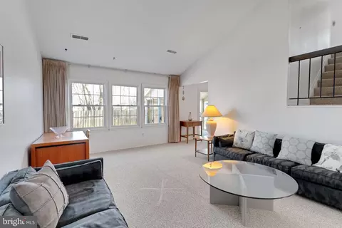 Living - 1436 Jerrold Pl, Crofton, MD 21114 photo 2 of 7