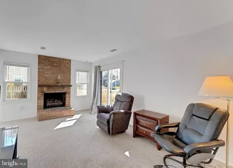 Living - 1436 Jerrold Pl, Crofton, MD 21114 photo 4 of 7