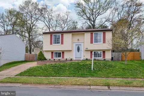 7708 Tobruk Ct, Hanover, MD 21076 photo 2