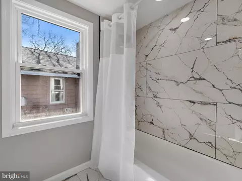 Bath - 7704 Edgewood Ave, Pasadena, MD 21122 photo 2 of 2