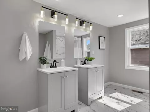 Bath - 7704 Edgewood Ave, Pasadena, MD 21122 photo 1 of 2