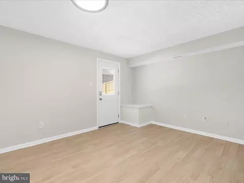8081 Escalon Ave, Pasadena, MD 21122 photo 32