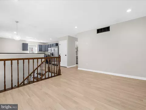 8081 Escalon Ave, Pasadena, MD 21122 photo 4