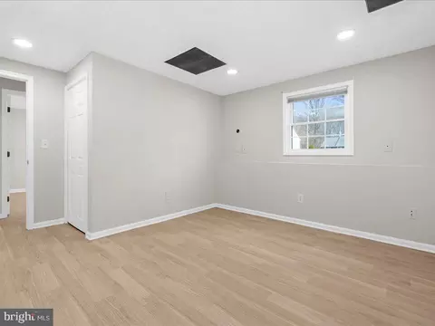 8081 Escalon Ave, Pasadena, MD 21122 photo 25