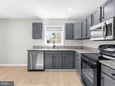 8081 Escalon Ave, Pasadena, MD 21122 photo 8