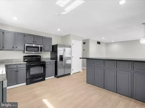 8081 Escalon Ave, Pasadena, MD 21122 photo 10