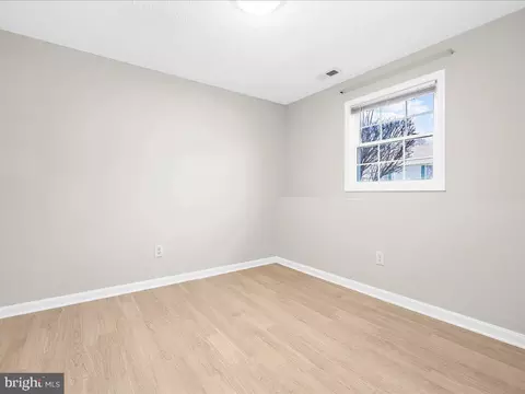 8081 Escalon Ave, Pasadena, MD 21122 photo 24