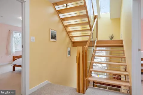 Entry Way - 169 E Bay View Dr, Annapolis, MD 21403 photo 5 of 7