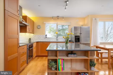 Kitchen - 169 E Bay View Dr, Annapolis, MD 21403 photo 1 of 3