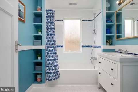 Bath - 169 E Bay View Dr, Annapolis, MD 21403 photo 5 of 5