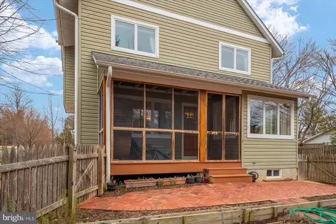 Exterior - 169 E Bay View Dr, Annapolis, MD 21403 photo 3 of 13