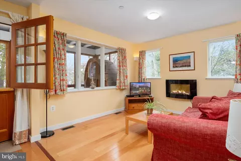 Living - 169 E Bay View Dr, Annapolis, MD 21403 photo 1 of 3
