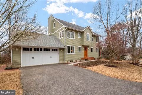 Exterior - 169 E Bay View Dr, Annapolis, MD 21403 photo 6 of 13