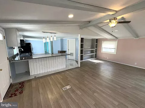88 Edward Ln, Lothian, MD 20711 photo 9
