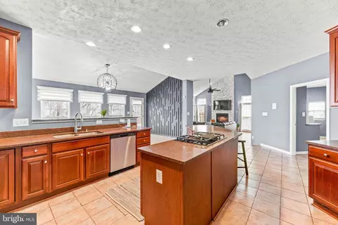 Kitchen - 1717 Maco Dr, Hanover, MD 21076 photo 7 of 8