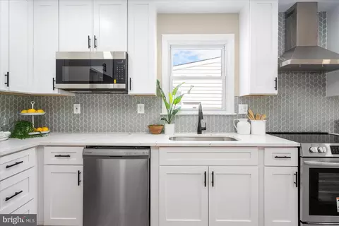 Kitchen - 240 Carroll Rd, Pasadena, MD 21122 photo 5 of 5