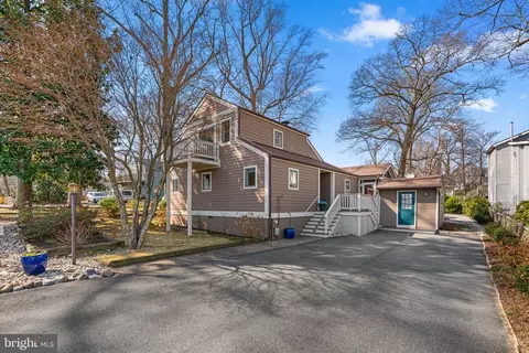 720 N Riverside Dr, Crownsville, MD 21032