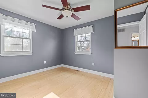 Bedroom - 7796 Catherine Ave, Pasadena, MD 21122 photo 2 of 4
