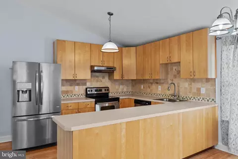 Kitchen - 7796 Catherine Ave, Pasadena, MD 21122 photo 2 of 2
