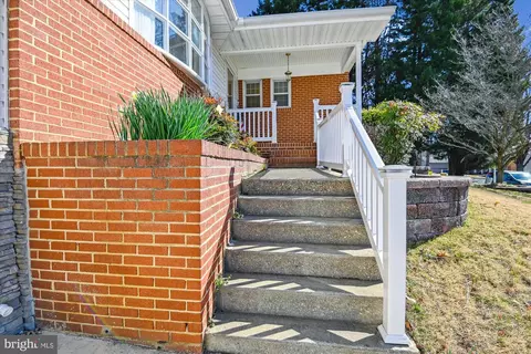 1574 Melanie Rd, Pasadena, MD 21122 photo 3