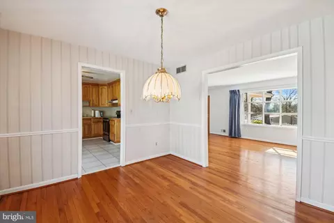 1574 Melanie Rd, Pasadena, MD 21122 photo 8
