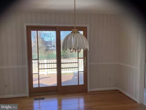 1574 Melanie Rd, Pasadena, MD 21122 photo 9