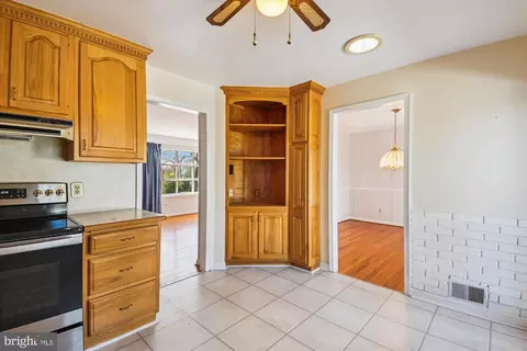 1574 Melanie Rd, Pasadena, MD 21122 photo 11