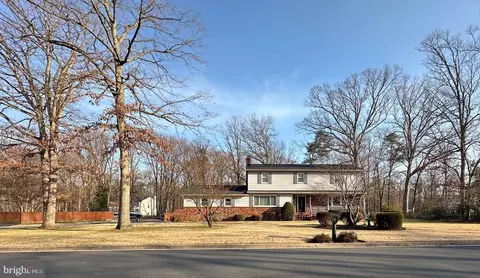 8327 Fairwood Dr, Pasadena, MD 21122