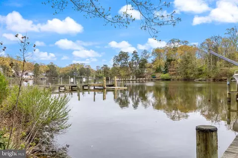 View/Area - 322 Piney Point Rd, Pasadena, MD 21122 photo 5 of 6