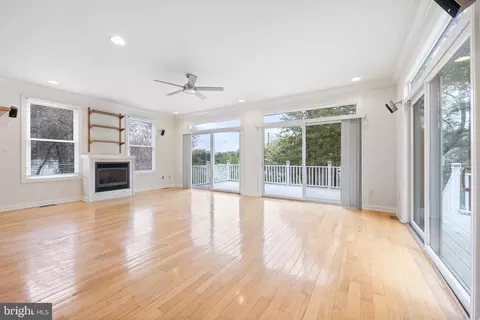 Living - 322 Piney Point Rd, Pasadena, MD 21122 photo 1 of 8