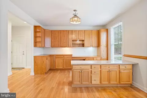 Kitchen - 322 Piney Point Rd, Pasadena, MD 21122 photo 3 of 3