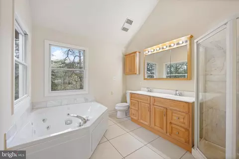 Bath - 322 Piney Point Rd, Pasadena, MD 21122 photo 2 of 3