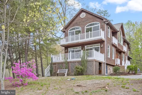 Exterior - 322 Piney Point Rd, Pasadena, MD 21122 photo 5 of 11