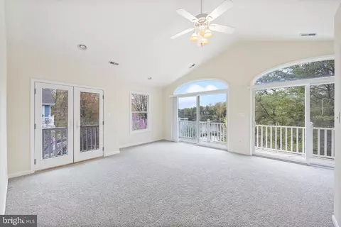 Living - 322 Piney Point Rd, Pasadena, MD 21122 photo 5 of 8